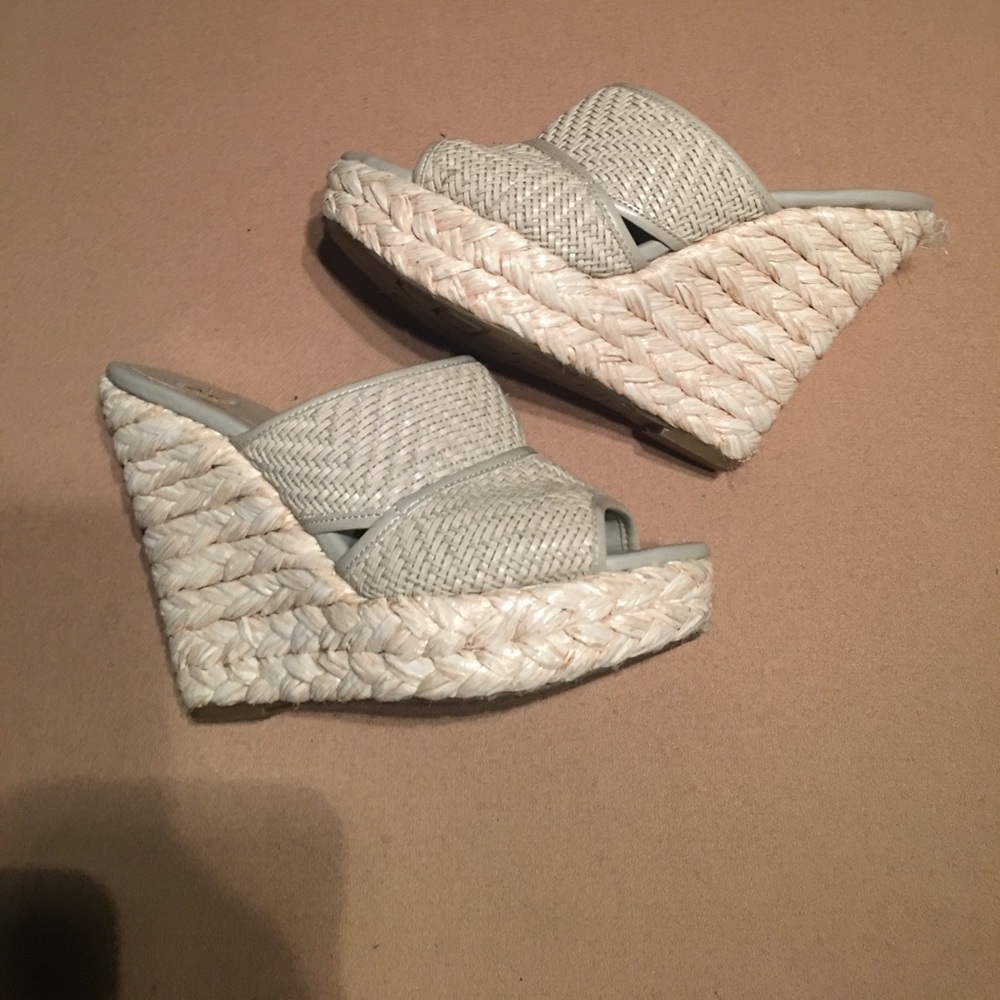 BCBG Wedge
